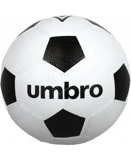 Umbro Voetbal straat zwart/wit maat 5
