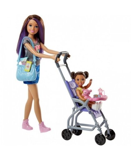 Barbie Babysitter met Wandelwagen 29 cm