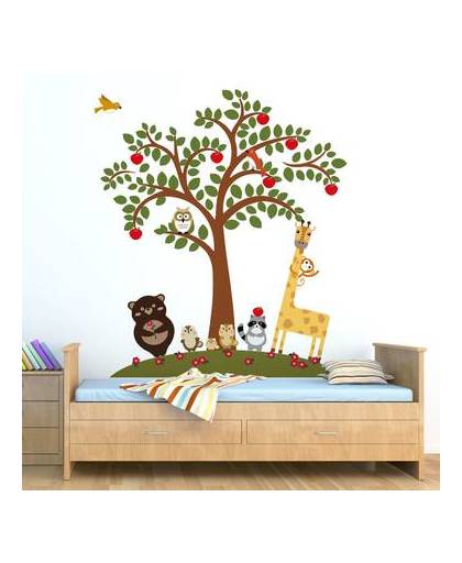 Walplus kids decoratie sticker - dierenvrienden bij appelboom