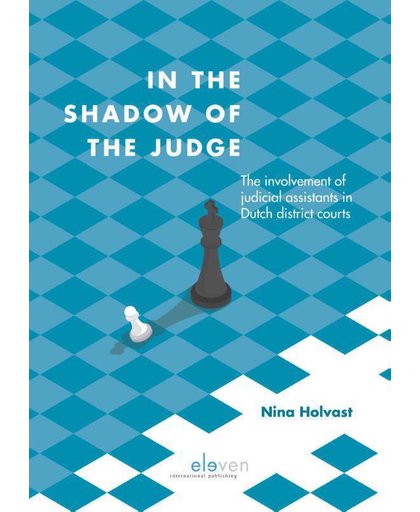 In the shadow of the judge - Nina Holvast