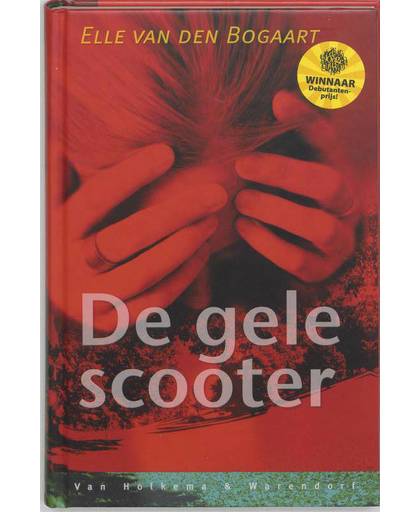 Gele scooter - Elle van den Bogaart