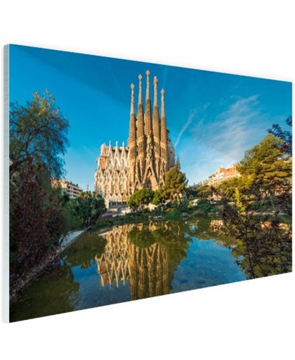 Sagrada Familia en water Glas 90x60 cm - Foto print op Glas (Plexiglas wanddecoratie)