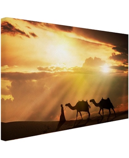 Arabische man en kamelen zonsondergang Canvas 60x40 cm - Foto print op Canvas schilderij (Wanddecoratie)