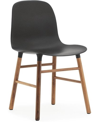 Normann Copenhagen Form Chair - Stoel - Zwart met walnoten onderstel