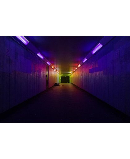 Tunnel Behang | Futuristische en kleurrijke tunnel | 375 x 250 cm | Extra Sterk Vinyl Behang