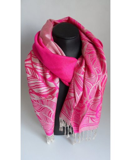 Mooie hippe sjaal van pashmina figuren roze creme lengte 180 cm breedte 70 cm.