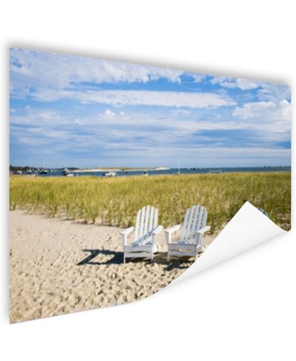 Drie typische strandstoelen op strand Poster 90x60 cm - Foto print op Poster (wanddecoratie)
