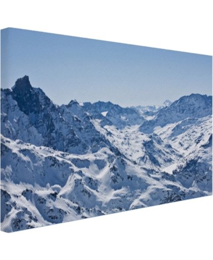 Besneeuwde bergen in de winter Canvas 80x60 cm - Foto print op Canvas schilderij (Wanddecoratie)