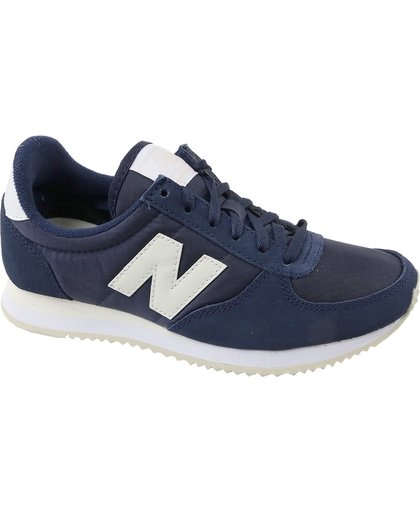 New Balance 220 Classics  Sneakers - Maat 38 - Vrouwen - blauw