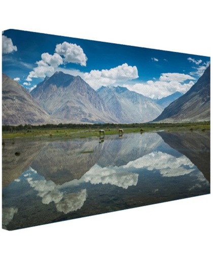 Mooi landschap in Leh Himalaya Canvas 120x80 cm - Foto print op Canvas schilderij (Wanddecoratie)