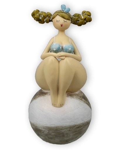 Beeld dikke dame zittend op bal 18 cm