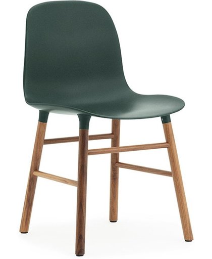Normann Copenhagen Form Chair - Stoel - Groen met walnoten onderstel