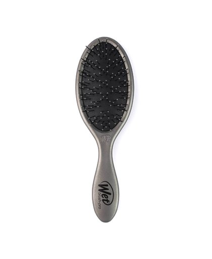 Wet Brush Custom Care is een lijn van innovatieve haarborstels, elk gefocust op het uitborstelen en ontklitten van een specifiek haartype.De innovatieve intelliflex borstelhaartjes met softtips van Wet Brush zijn ontwikkeld om pijnvrij en zonder het haar 
