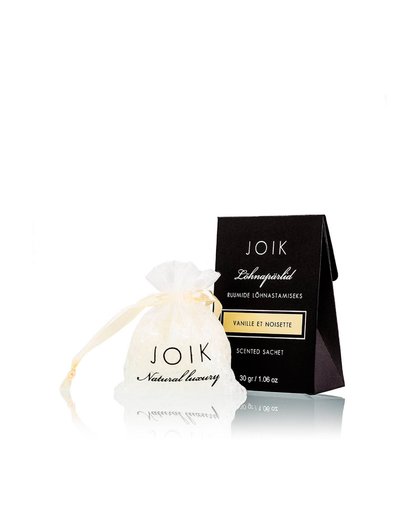 Vanille Et Noisette geurzakje van Joik bevat een klassieke vanille geur met een vleugje van karamel, rijke esdoorn en kastanjes in een boterachtige creme. Een prachtige en warme geur. Joik Geurset 30.0 g