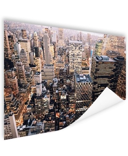 FotoCadeau.nl - Verlicht Manhattan vanaf boven Poster 90x60 cm - Foto print op Poster (wanddecoratie)