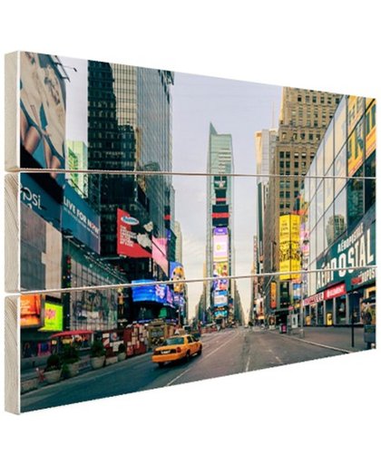 FotoCadeau.nl - Gele taxi in Times Square Hout 120x80 cm - Foto print op Hout (Wanddecoratie)