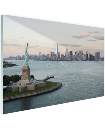 Vrijheidsbeeld met Skyline Glas 180x120 cm - Foto print op Glas (Plexiglas wanddecoratie)