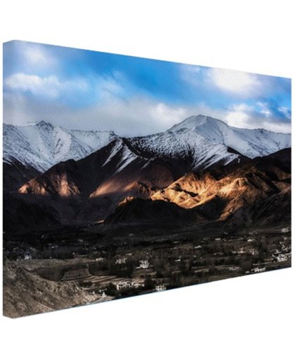 FotoCadeau.nl - Leh Ladakh stad vlakbij Himalaya Canvas 60x40 cm - Foto print op Canvas schilderij (Wanddecoratie)