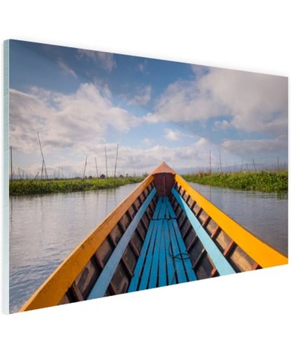 FotoCadeau.nl - Boot in een rivier in Azie Glas 120x80 cm - Foto print op Glas (Plexiglas wanddecoratie)