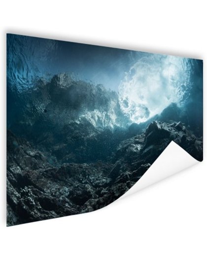 FotoCadeau.nl - Donkere rotsen onder water Poster 150x75 cm - Foto print op Poster (wanddecoratie)