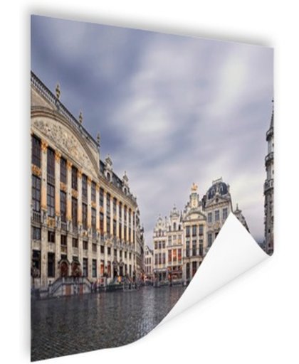 FotoCadeau.nl - Regenachtige Grote Markt Brussel Poster 60x40 cm - Foto print op Poster (wanddecoratie)