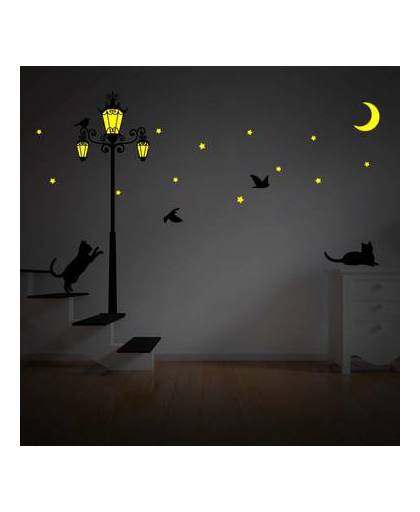 Walplus glow in the dark decoratie sticker - straat lantaarn