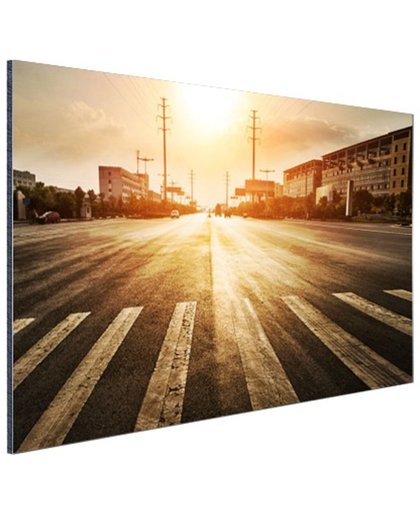 FotoCadeau.nl - Stedelijke weg bij zonsondergang Aluminium 90x60 cm - Foto print op Aluminium (metaal wanddecoratie)