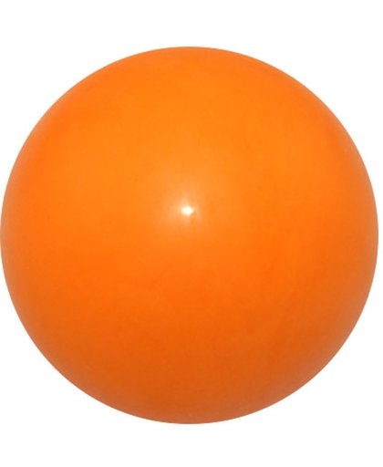 Een solide rubberen bal waar je samen met de hond kunt spelen in de kleur oranje.