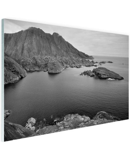 FotoCadeau.nl - Scandinavische kust zwart-wit  Glas 120x80 cm - Foto print op Glas (Plexiglas wanddecoratie)