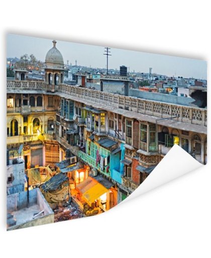 FotoCadeau.nl - Appartementen in oud Delhi Poster 90x60 cm - Foto print op Poster (wanddecoratie)