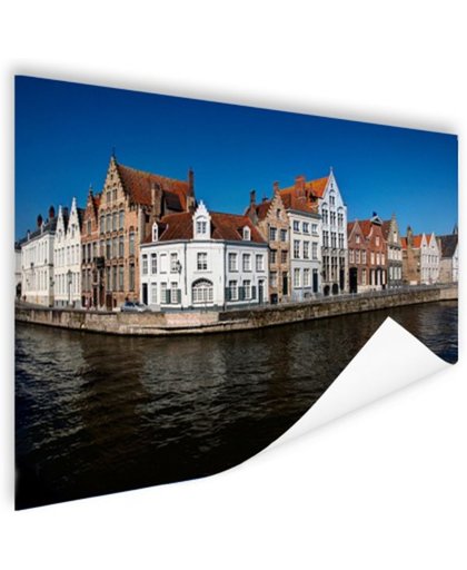 FotoCadeau.nl - Huizen langs een kanaal Poster 180x120 cm - Foto print op Poster (wanddecoratie)