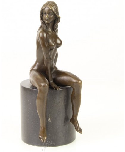 Bronzen sculptuur met zittende vrouw naakt
