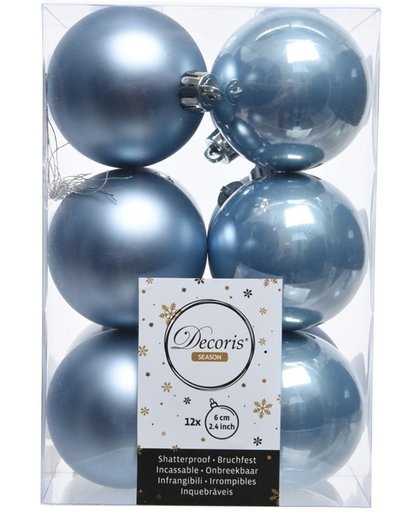 IJsblauwe kerstversiering kerstballen kunststof 6 cm