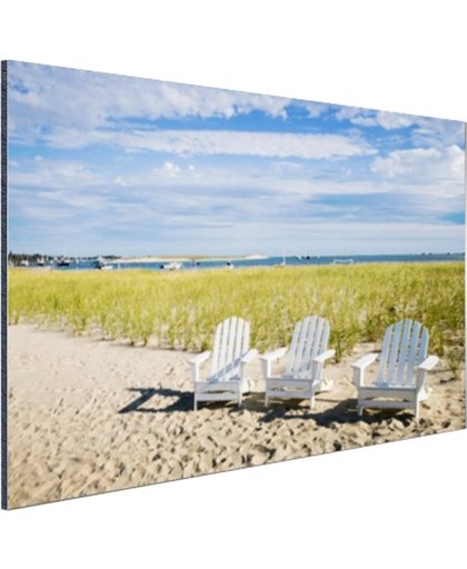 Drie typische strandstoelen op strand Aluminium 180x120 cm - Foto print op Aluminium (metaal wanddecoratie)