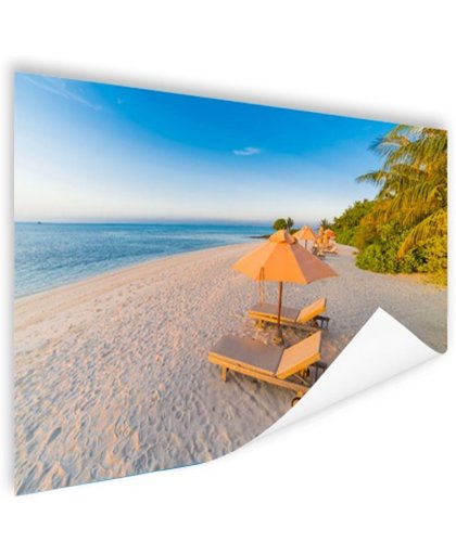 FotoCadeau.nl - Caribisch strand met strandstoel Poster 90x60 cm - Foto print op Poster (wanddecoratie)
