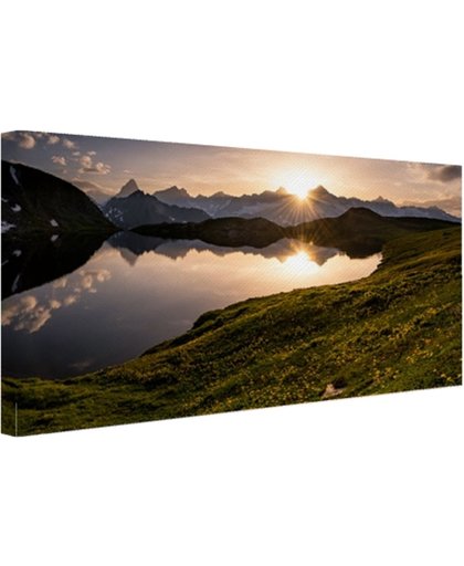 FotoCadeau.nl - De Zwitserse Alpen bij zonsondergang Canvas 80x60 cm - Foto print op Canvas schilderij (Wanddecoratie)