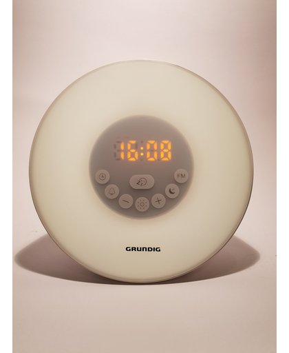 GRUNDIG - Wake Up Light – Wekker, Radio, Nachtlamp en Leeslamp in één – Zonlicht Simulatie - Wit – Ø 17,5cm – 6 alarmgeluiden/natuurgeluiden- 7 kleuren LED verlichting – 10 lichtinstellingen – Snooze functie