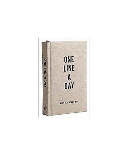 Canvas One Line a Day: A Five-Year Memory Journal. A Five-Year Memory Book, Hardcover