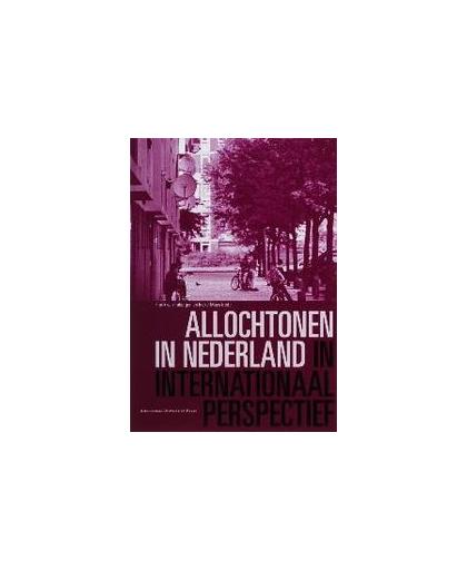 Allochtonen in Nederland in internationaal perspectief. Paperback