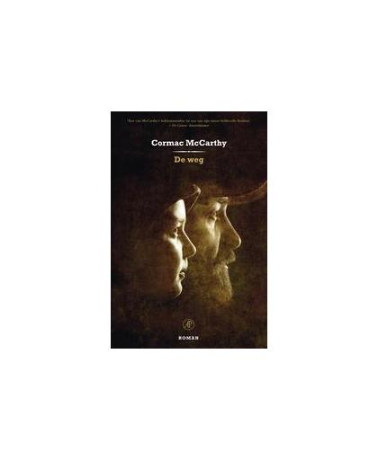 De weg. roman, McCarthy, Cormac, Paperback