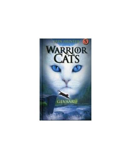 Gevaar. Warrior Cats, Hunter, Erin, Hardcover