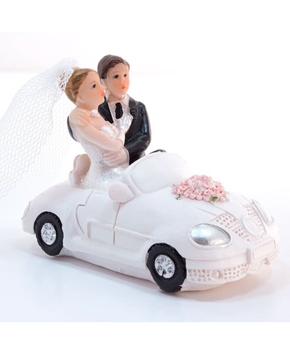 Bruidswagen met bruid en bruidegom - taartdecoratie