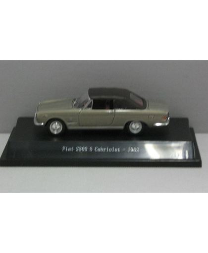 Fiat 2300 S Cabriolet Closed 1962 1:43 Starline Models Grijs / Brons 609616