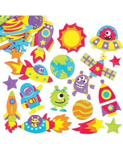 Foam stickers zonnestelsel. Creatieve, educatieve set voor kinderen om ruimtevaartuigen te versieren en verfraaien (120 stuks)