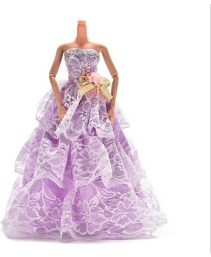 Paarse Prinsessenjurk, baljurk of trouwjurk met rondom 3 lagen kant voor de Barbie pop NBH®