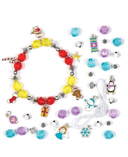 Knutselset maak je eigen armbandjes met kerstbedeltjes voor kinderen om te ontwerpen en te dragen. Creatieve kerstsieradenset (3 stuks)