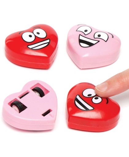 Speelgoedset met terugtrek-racers met hartvormige grappige gezichtjes voor kinderen. Vulling voor een feesttasje voor Valentijnsdag of een cadeautje voor kinderen (verpakking van 4)