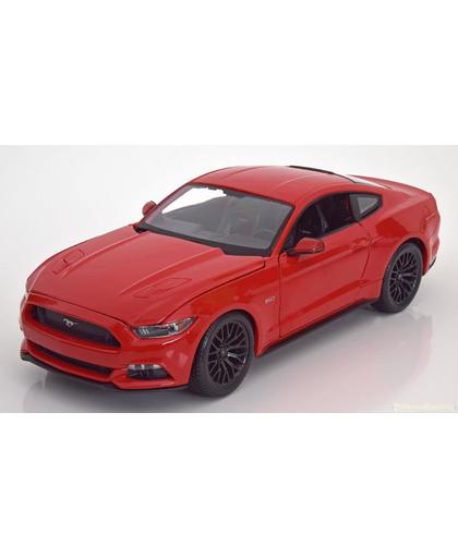Ford Mustang 2015 Rood 1-18 Maisto