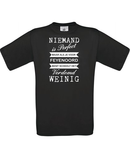 Mijncadeautje - unisex T-shirt - niemand is perfect - sportclub naar keuze - Zwart (maat S)