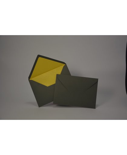 C6 envelop Recycled kraft zwart met gouden binnenvoering